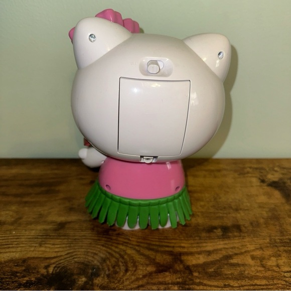 Hello Kitty Hula Action Figure with Pink Flower - Picture 3 of 3